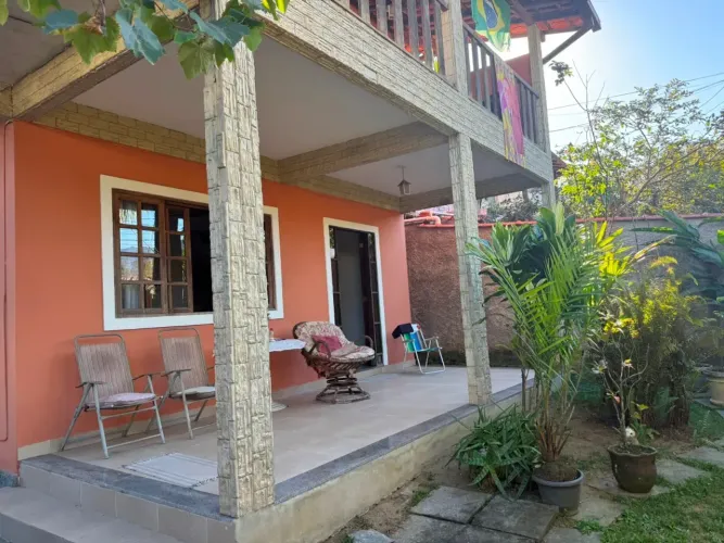 Oportunidade no Centro de Guapimirim: Casa Duplex com Área de Lazer Completa