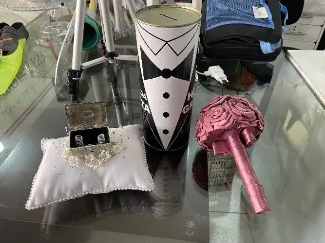 Conjunto para Casamento Porta Aliança Cofre Hora da Gravata e Buquê 