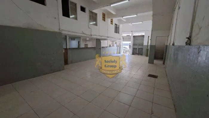 Loja na Ponta D areia para alugar, 194 m² por R$ 6.389/mês