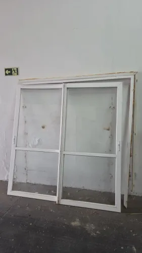 Porta de correr de PVC