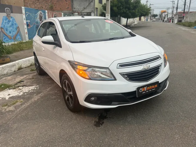 Chevrolet Onix Hatch LT 1.4 8V Flex Power Aut. 4P 2014