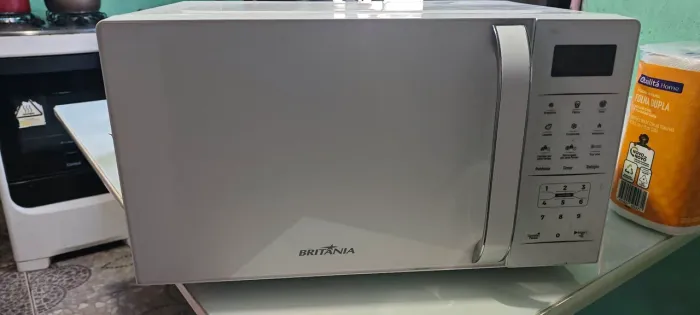 Microondas Britânia 20 l