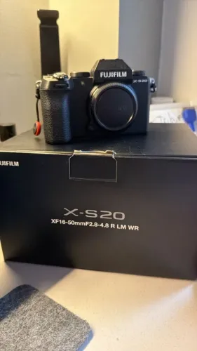 Kit Fujifilm X-S20 + XF 16-50