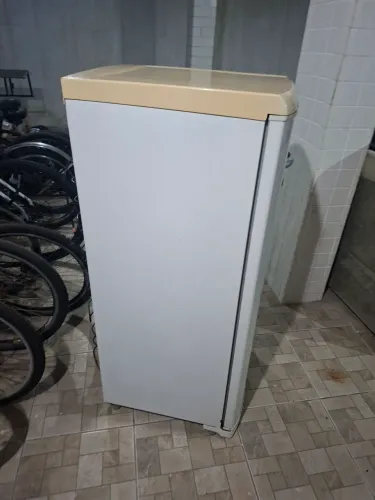Vendo esse frizzer ,esta em boa condições funcionando bem 220V