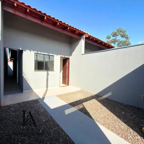 Casa á venda com 2 quartos no Santa Emília