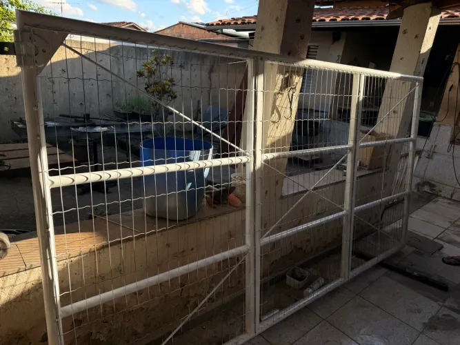 Vende-se porteira