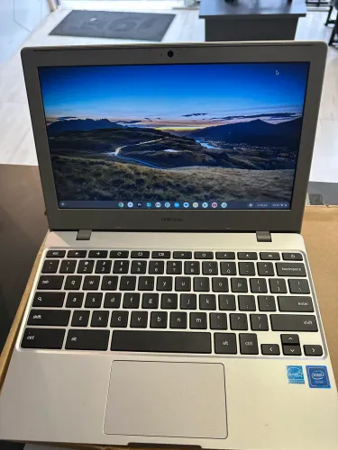 Vendo chromebook novo!