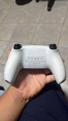 Vende-se controle PlayStation cinco em perfeito estado