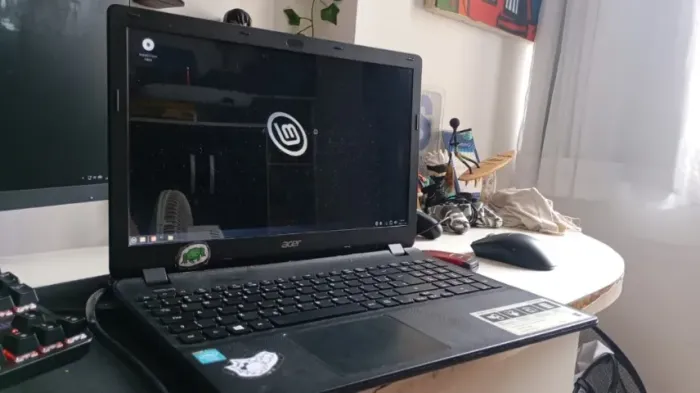 Notebook Acer Aspire E15 (4GB RAM / 500GB) - Excelente p/ Estudos ou Monitoramento