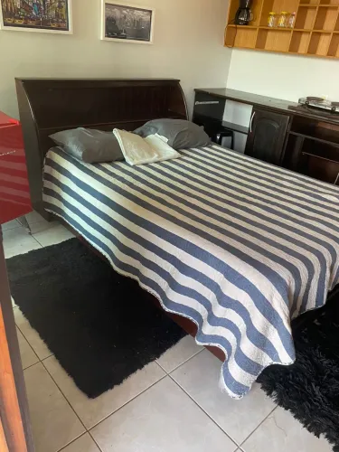 Quarto mobiliado em área nobre