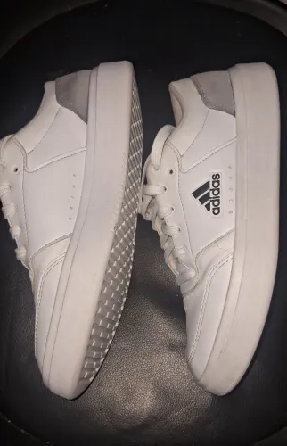 Tênis adidas Park Street