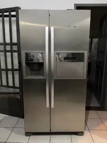 Geladeira Electrolux side by side (Para reparo ou utilização de peças) 