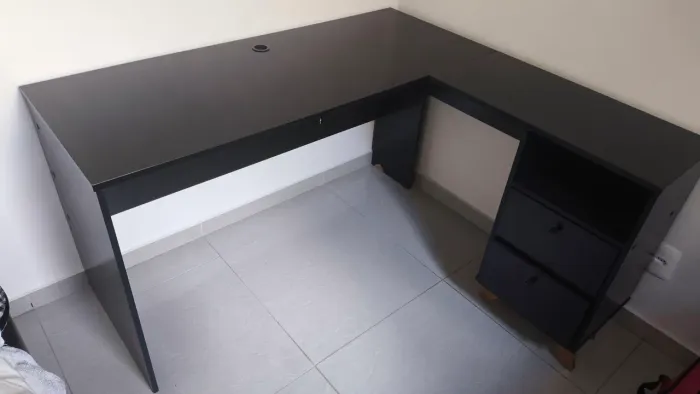 Mesa escritório em L