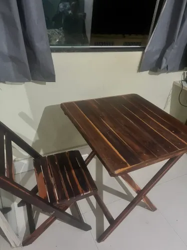 Mesa e cadeiras 