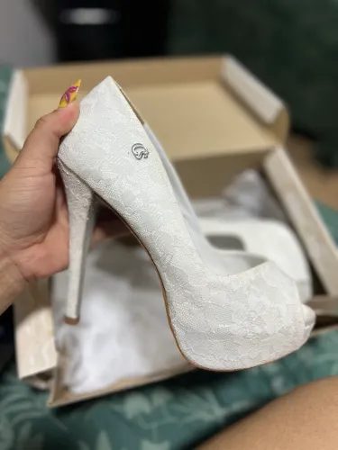 Salto de Noiva Carmen Steffans