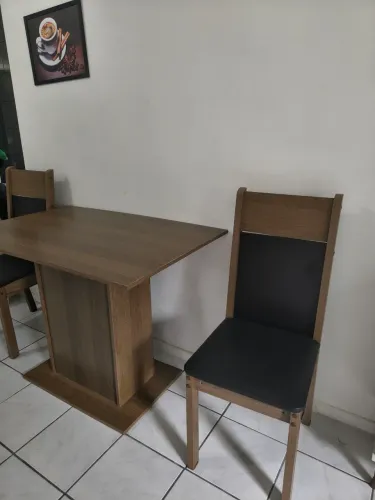 Mesa de jantar com cadeiras