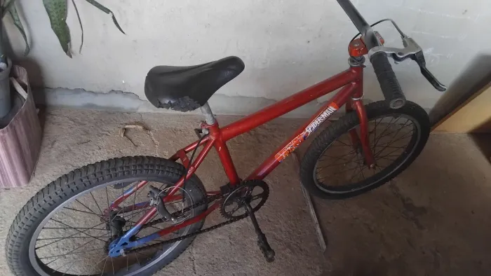 Bicicleta usada para reforma