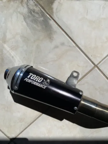 ESCAPE TORO T-4 PRETO + CURVA DIMENSIONADA INOX FAZER 250 2018/ EM DIANTE