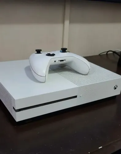 X box one S - 1TB