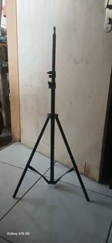 Tripé Novo. 1,90 mt.