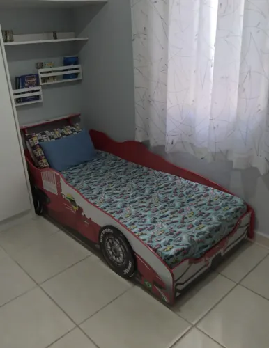 Cama infantil carro com colchão