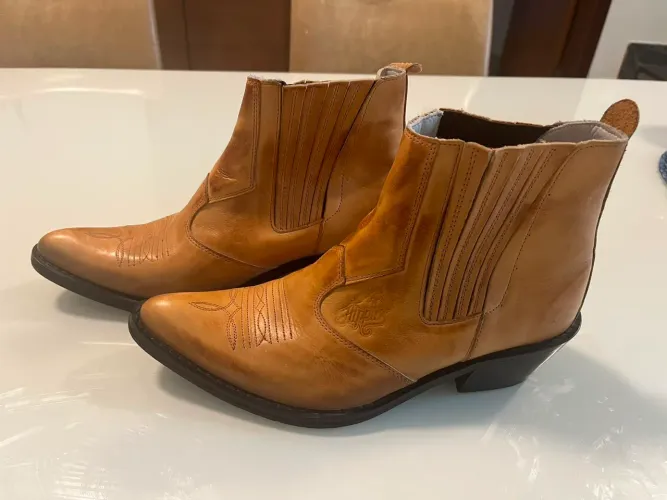 Bota Masculina Country Hippus - Couro Premium Artesanal