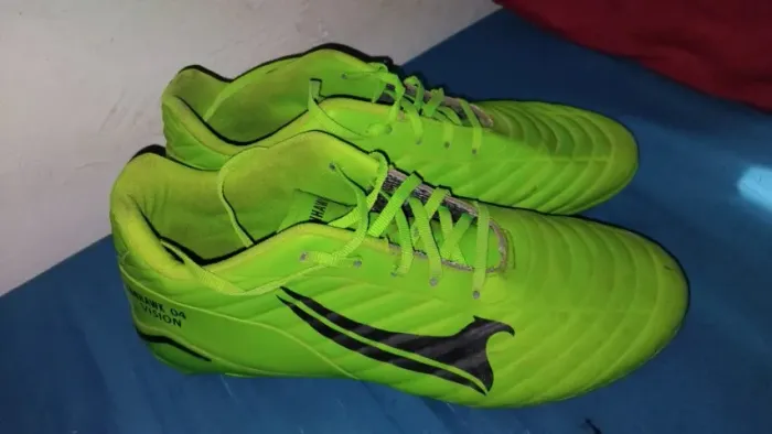 Chuteira de campo, futebol