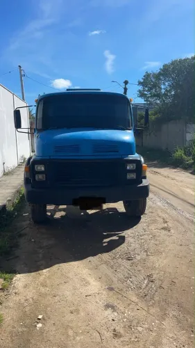 Caminhão Mercedes-Benz 1313