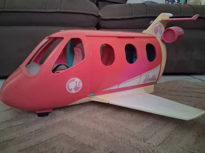 Avião da Barbie e Ambulância do Ken