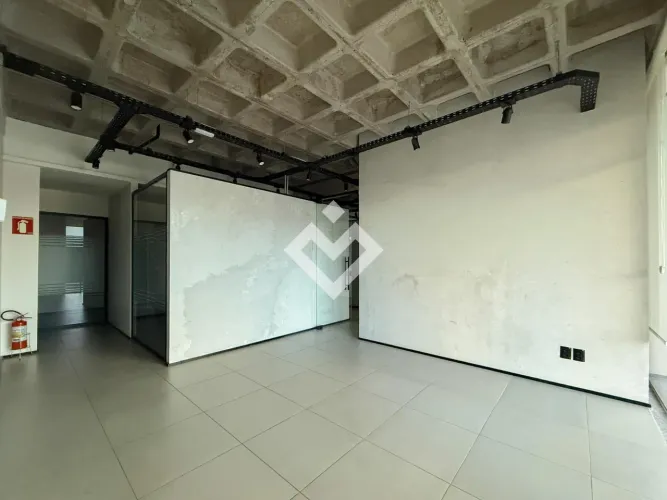 Sala Comercial a Poucos Metros do Hospital de Caridade