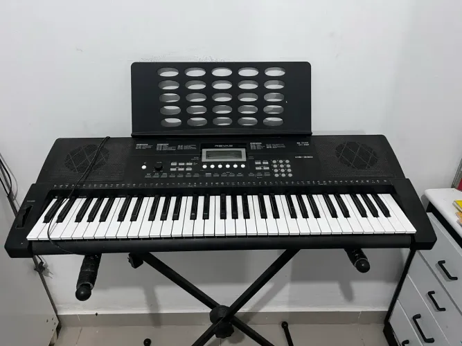 Teclado 61 Teclas KB330 - Revas com suporte
