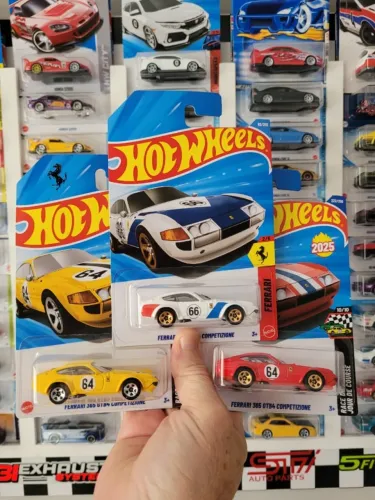 Trio Ferrari 365 GTB4 Competizione Lacrados Hot Wheels.