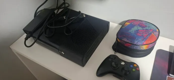 Vendo xbox 360 super slim