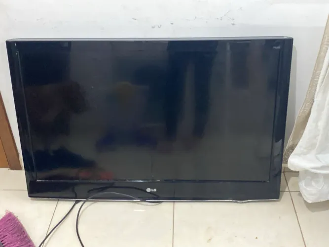 TV Philco 42 polegadas - queimada apenas para peças 
