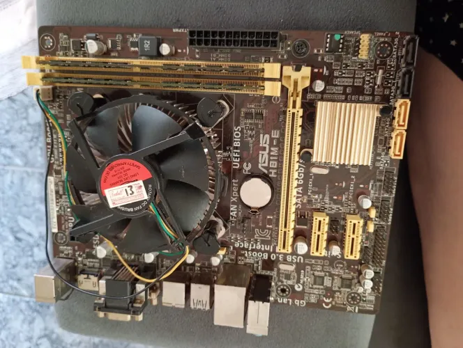 Placa mãe e placa de vídeo com processador 