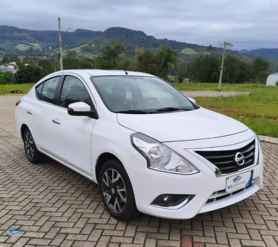 Nissan Versa SL 1.6 16V Flexstart 4P Aut. 2017
