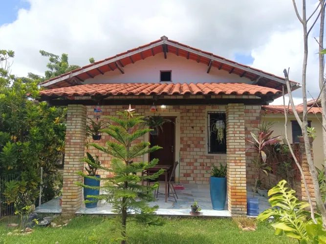 ALUGA-SE CASA EM PARACURU - CE 