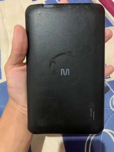 Vendo esse tablet quebrado
