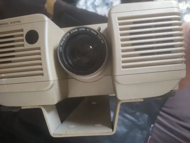 Projetor Vintage SharpVision XV-Z1U - Raridade Funcionando Perfeitamente!