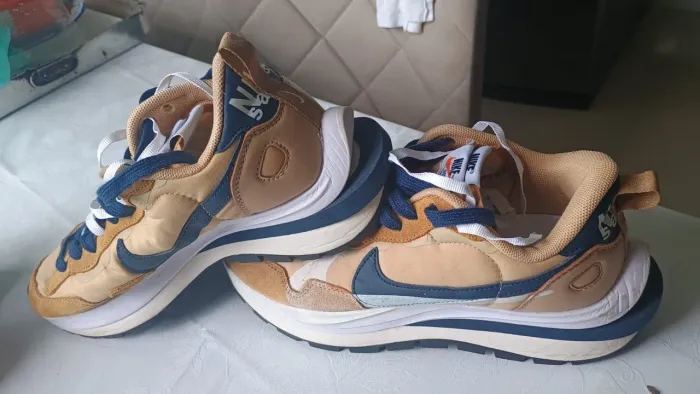 Tênis usado original , tamanho 39 Nike se marca de uso.