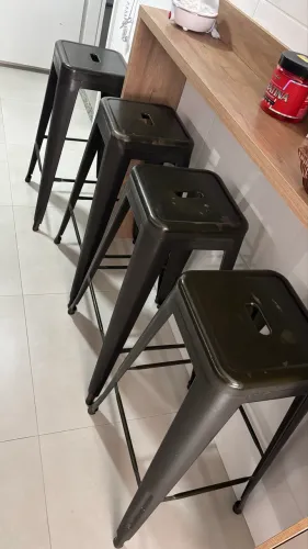 Vendo 4 banquetas altas estilo bistrô