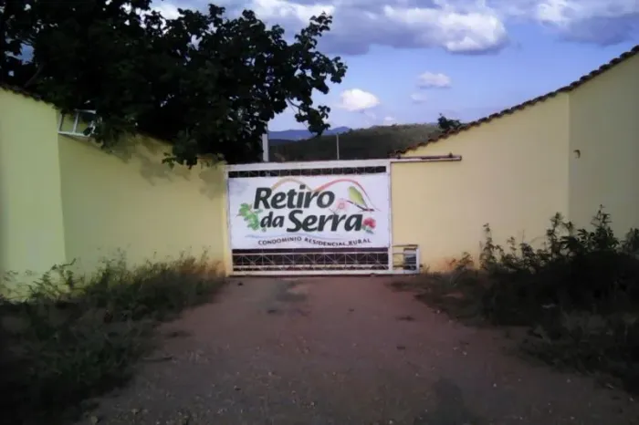 Chácara no condomínio Retiro da Serra com 20.000 m²