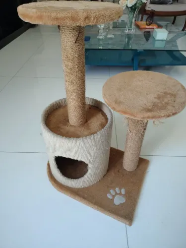 Arranhador para gato.