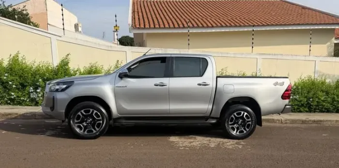 Toyota Hilux CD SRV 4X4 2.8 TDI Diesel Aut. 2024