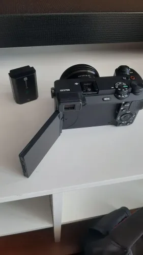 Câmera Sony a6700 zerada com lente 18x50