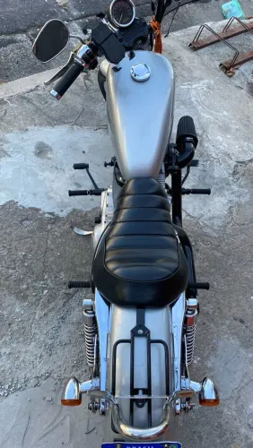 Vendo 883 carburada muito bem conservada