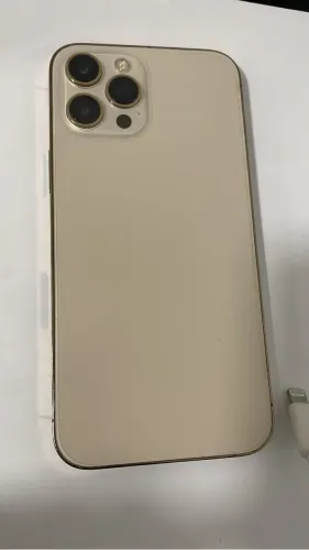 iPhone 12 Pro Max dourado