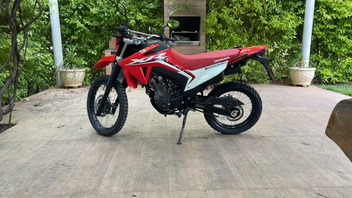 Vende-se moto XR 300