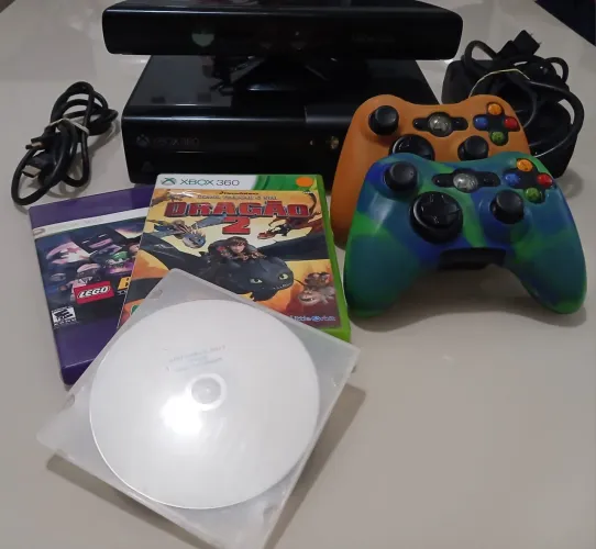 Xbox 360+ KINECT + 2 CONTROLES ORIGINAIS COM CAPA + 3 JOGOS