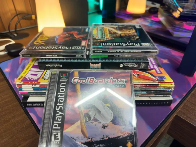 Lote de games e revistas PS1